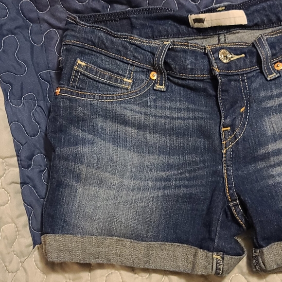 Women's Levi's shorts sz 27 - Picture 1 of 5